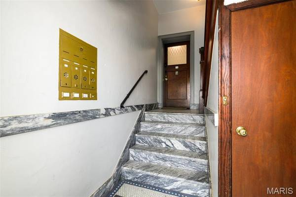 6636 San Bonita AVE #1E, Clayton, MO 63105
