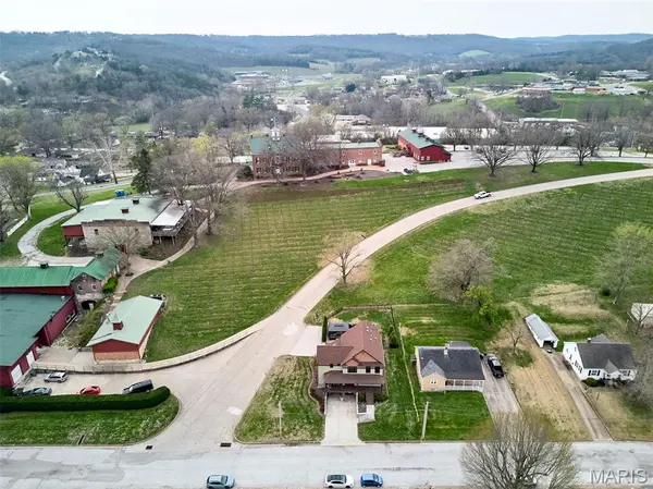 416 W 12th ST, Hermann, MO 65041