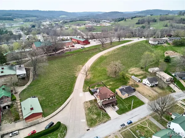 416 W 12th ST, Hermann, MO 65041