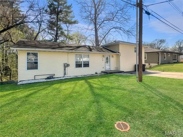 14 Charles DR,  Caseyville,  IL 62232