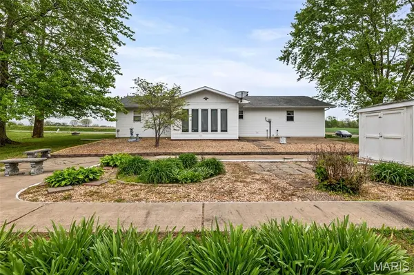 10386 Ridge RD, Sparta, IL 62286
