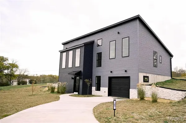 141 Marilyn CT, Bourbon, MO 65441