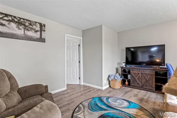 3153 Crystal Circle DR, High Ridge, MO 63049