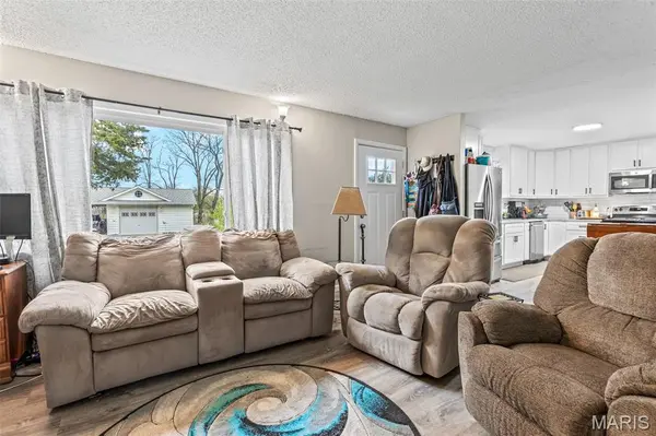 3153 Crystal Circle DR, High Ridge, MO 63049
