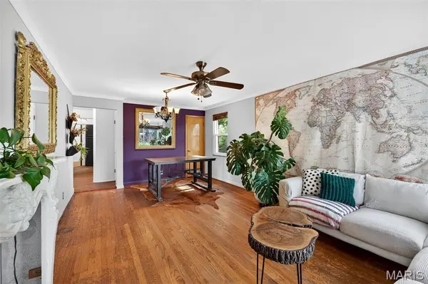 3927 Weber RD, St Louis, MO 63123