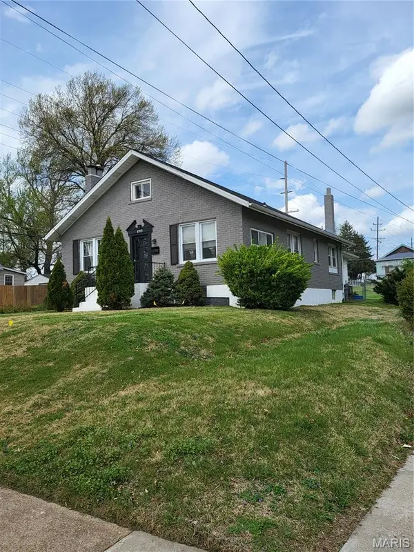 8975 Burton AVE, Overland, MO 63114