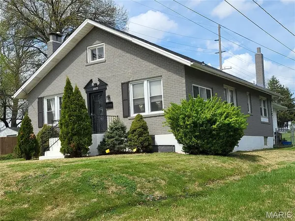 8975 Burton AVE, Overland, MO 63114