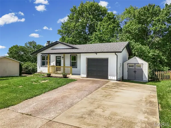 250 Valley View Ridge DR, Valley Park, MO 63088