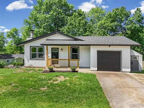 250 Valley View Ridge DR, Valley Park, MO 63088