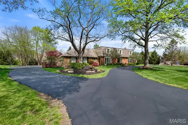 12225 Carberry PL, Town And Country, MO 63131