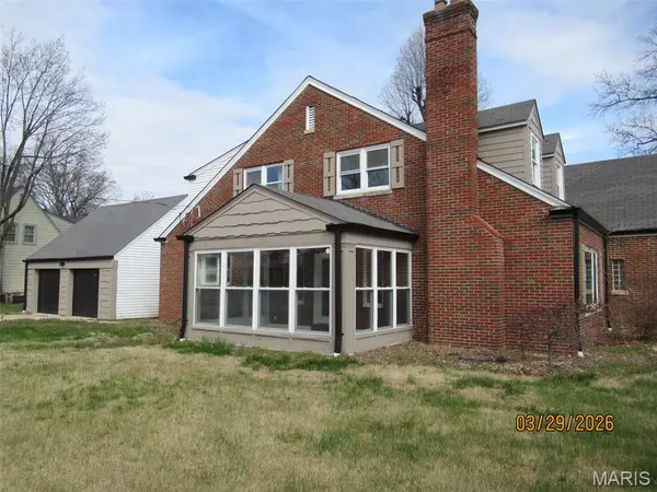 803 N Kirkwood RD, Kirkwood, MO 63122