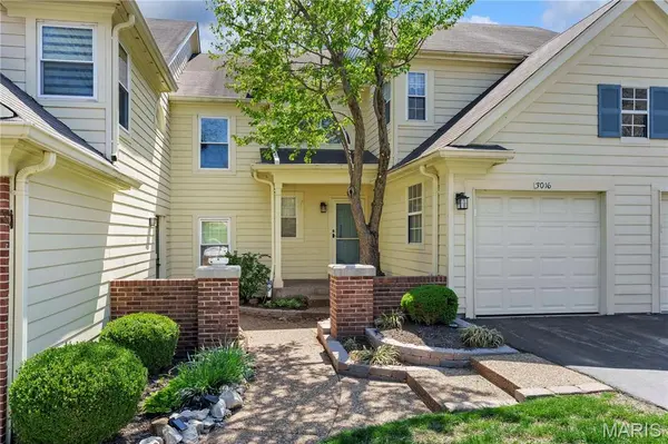 3016 Autumn Shores DR, Maryland Heights, MO 63043