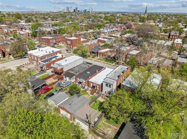 2921 Virginia AVE, St Louis, MO 63118