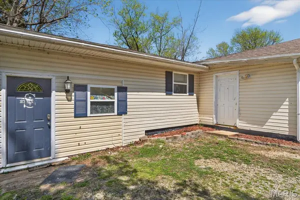 4267 Old RD, De Soto, MO 63020