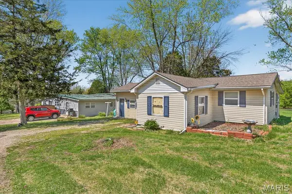 4267 Old RD, De Soto, MO 63020