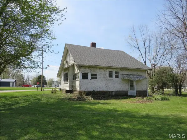 415 E Water ST, Wellsville, MO 63384