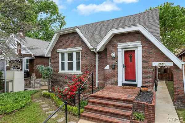 5533 Rosa AVE, St Louis, MO 63109