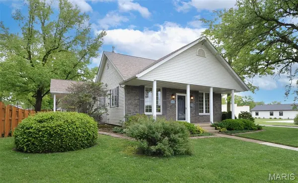 1311 Franklin ST, Carlyle, IL 62231