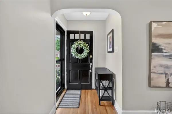 8502 Douglas CT, Brentwood, MO 63144