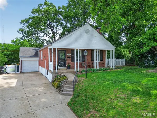 8502 Douglas CT, Brentwood, MO 63144