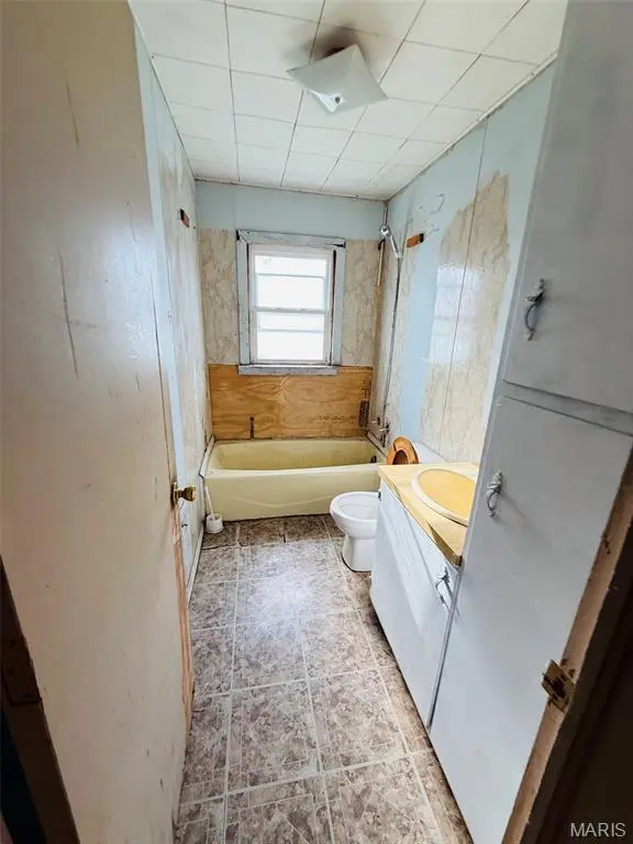 611 W Monroe AVE, Owensville, MO 65066