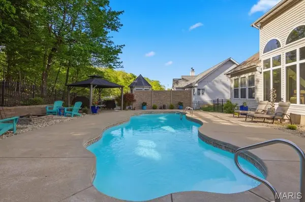 717 Southern Hills DR, Eureka, MO 63025