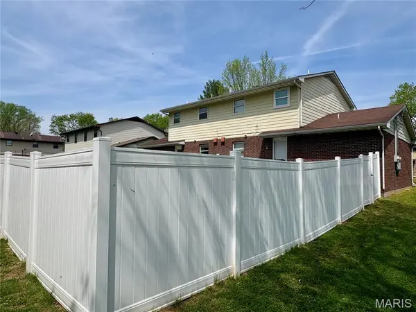 1027 & 1029 Village LN, Cape Girardeau, MO 63701