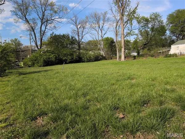 9139 Bobb AVE, St John, MO 63114