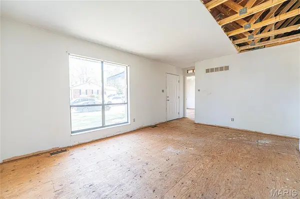 937 Napoli DR, Ballwin, MO 63021