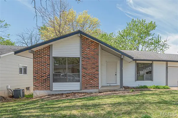 937 Napoli DR, Ballwin, MO 63021
