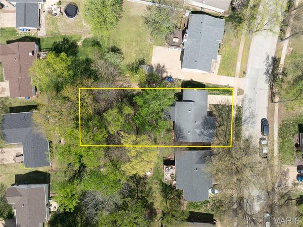 937 Napoli DR, Ballwin, MO 63021