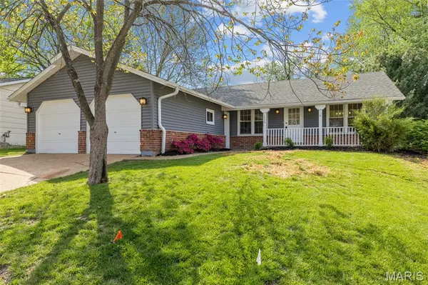 1433 Glenlea DR, Maryland Heights, MO 63043