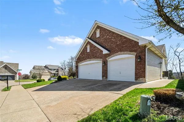 2399 Appaloosa TRL, High Ridge, MO 63049