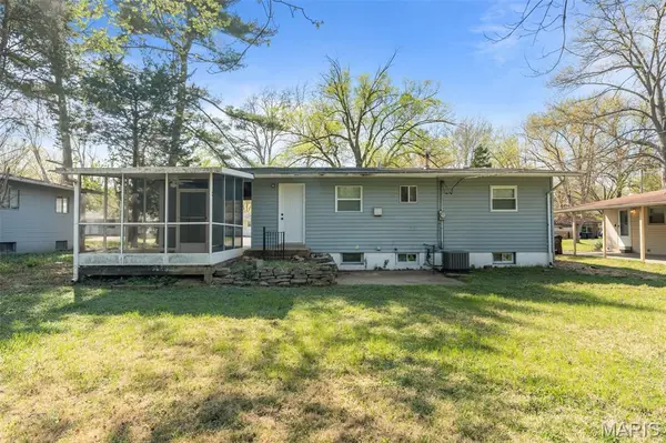 10114 Saffron DR, Dellwood, MO 63136
