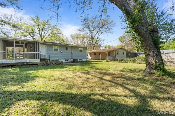 10114 Saffron DR, Dellwood, MO 63136