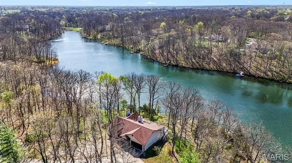26 Madre CT,  Foristell,  MO 63348