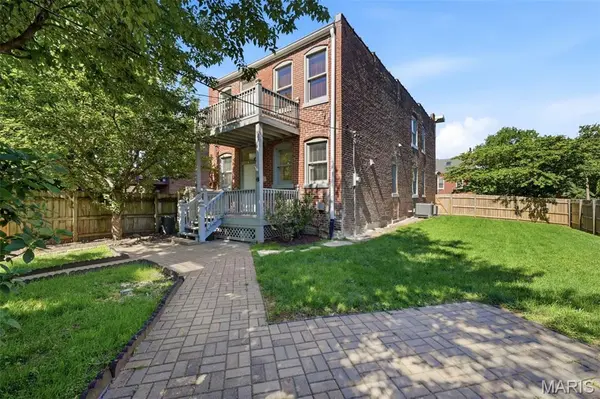 3010 Salena ST, St Louis, MO 63118