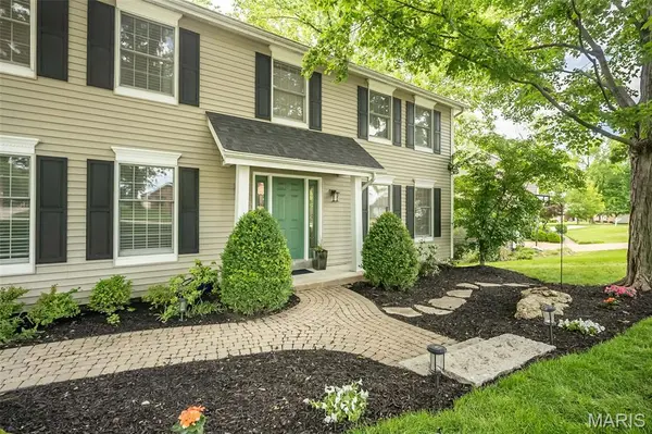 2143 Park Forest DR, Chesterfield, MO 63017