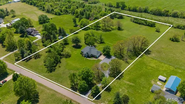 10755 Larson LN, Rolla, MO 65401