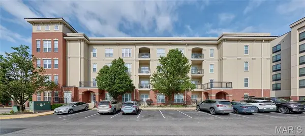 1251 Strassner DR #2403, Brentwood, MO 63144