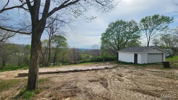 19 Pine LN, Cedar Hill, MO 63016
