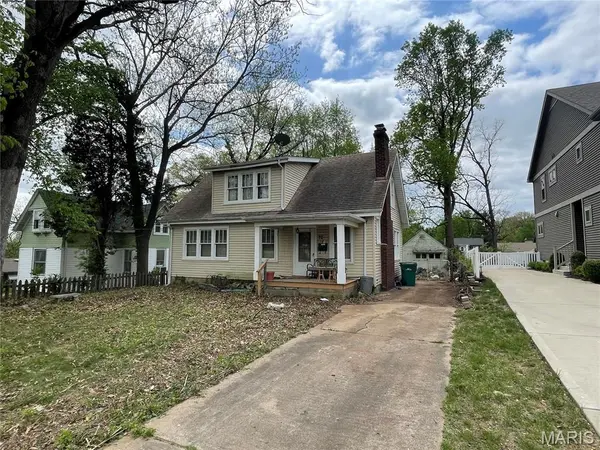 726 E Pacific AVE, Webster Groves, MO 63119