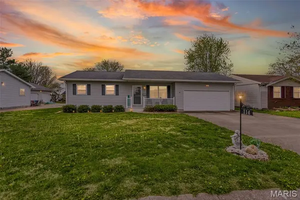 114 Rosewood DR,  Jerseyville,  IL 62052