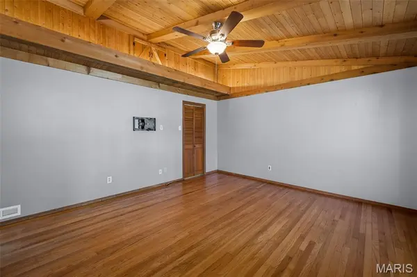 1228 Capri DR, Crestwood, MO 63126