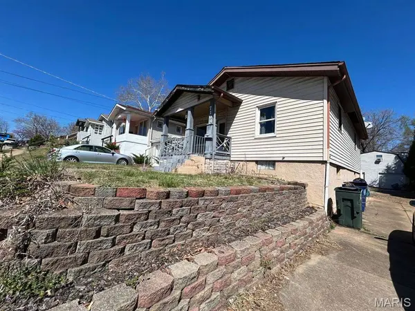 7109 Canterbury AVE, St Louis, MO 63143