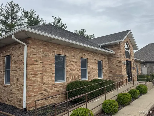 4 Sunset Hills Professional CTR, Edwardsville, IL 62025
