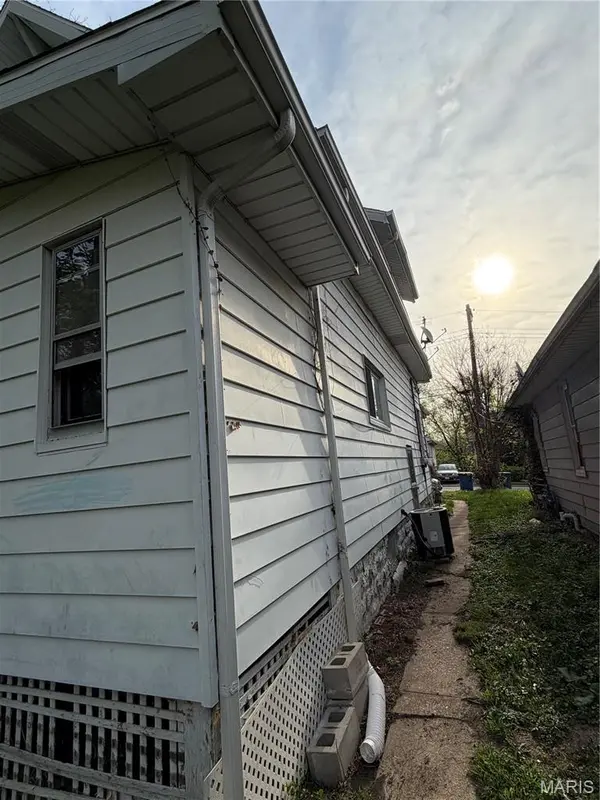 560 Highland AVE, Alton, IL 62002