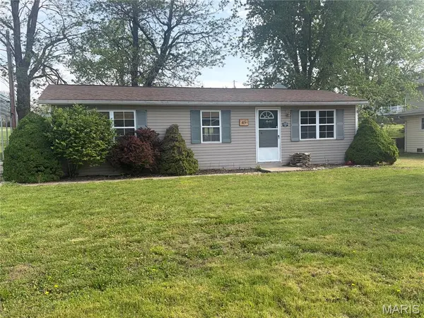 45 N Lake DR, Leslie, MO 63056