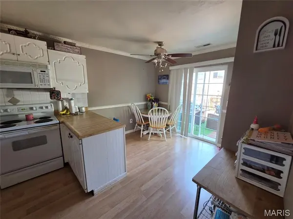 314 Carmel Woods DR, Ellisville, MO 63021