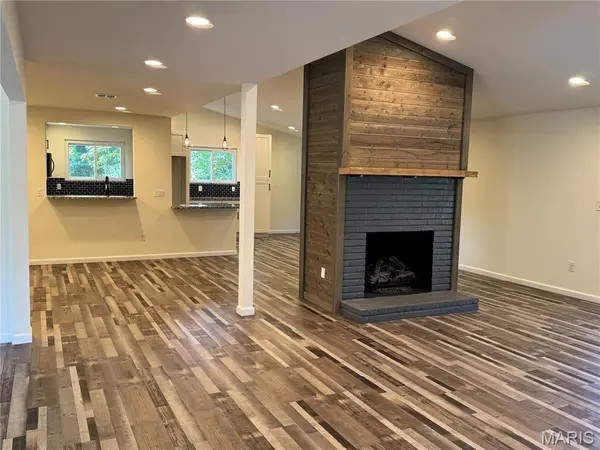 1529 Tryon DR, Creve Coeur, MO 63146